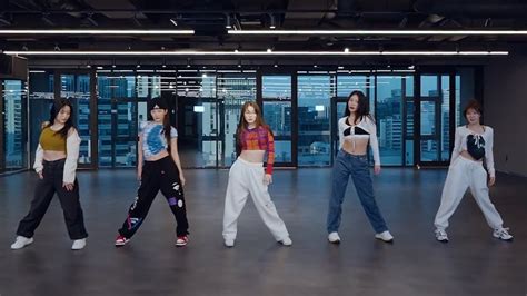 red velvet dance practice